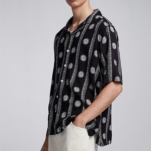 Geo-stripe and sun camp shirt